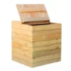 Composteur en bois fermé et couvercle demi ouvert